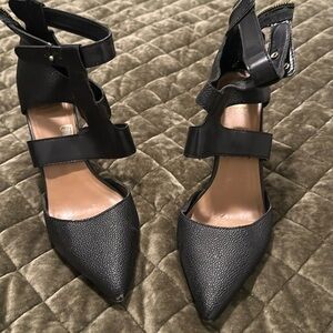 Pointed toe Heel Black‎ size 10